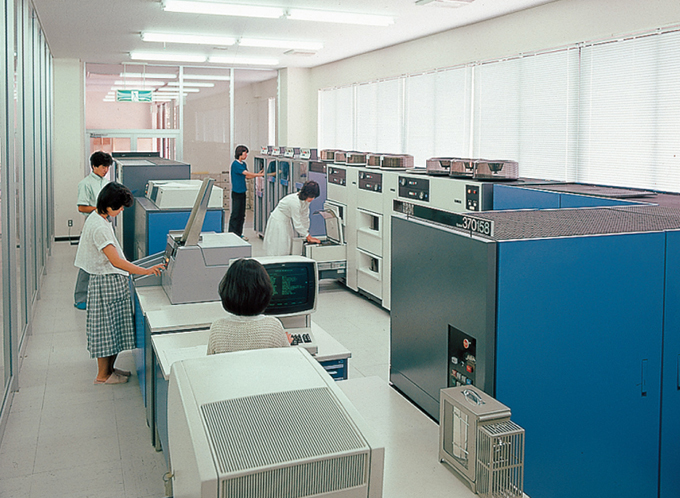 IBM 370/158 TSS 1983年